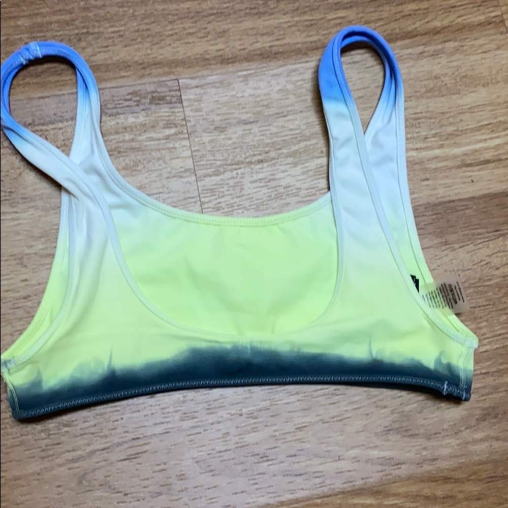 Triangl Tie-dye Bikini - Picture 5 of 5